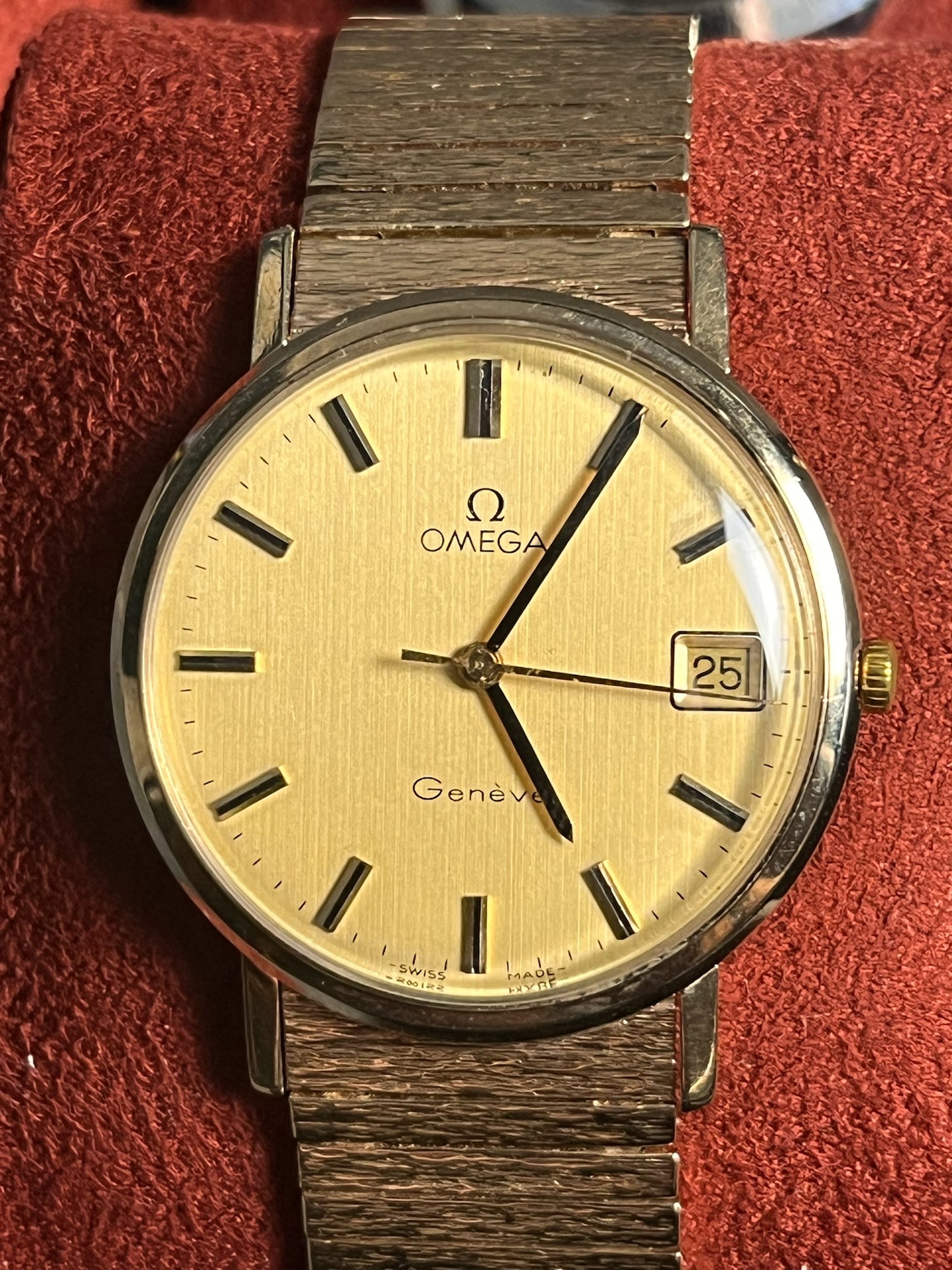 Omega Geneve 1975 - solid gold with solid gold bracelet