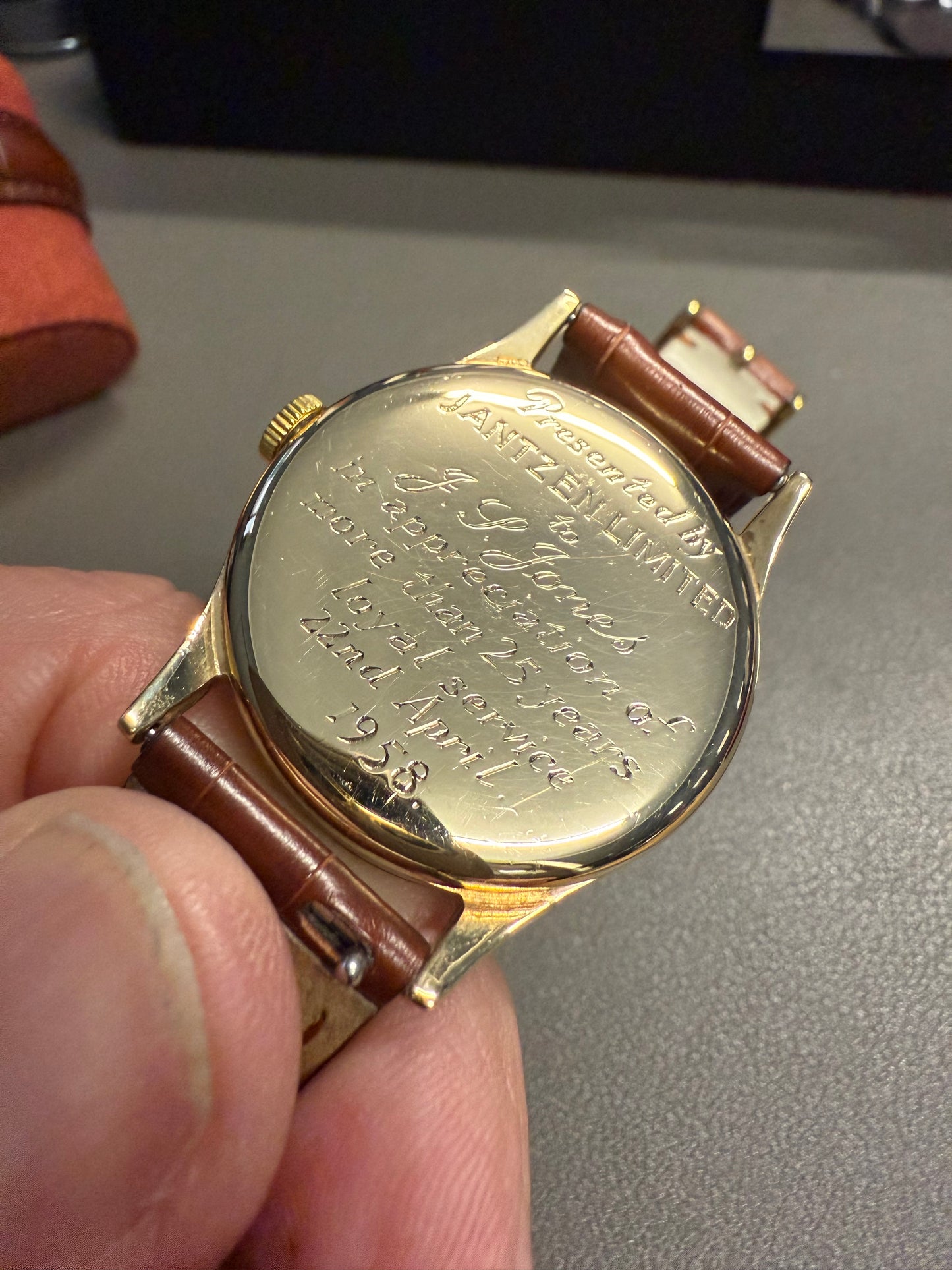 Vintage 1958 Omega - 9ct gold - sub Seconds