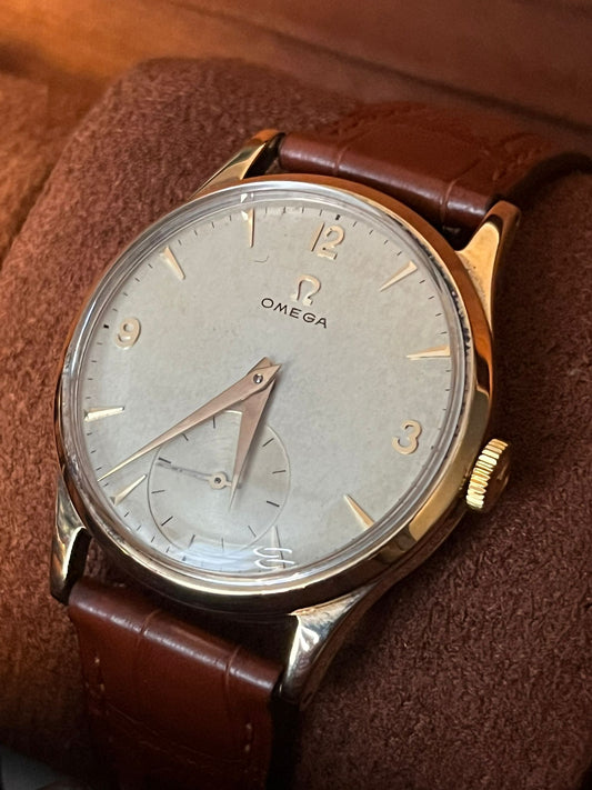 Vintage 1958 Omega - 9ct gold - sub Seconds